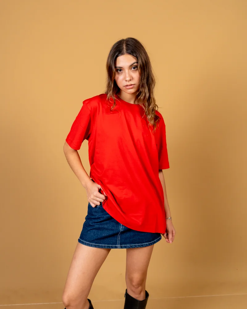 Signature Fit Rojo Royal — Raíces Nobles 2026